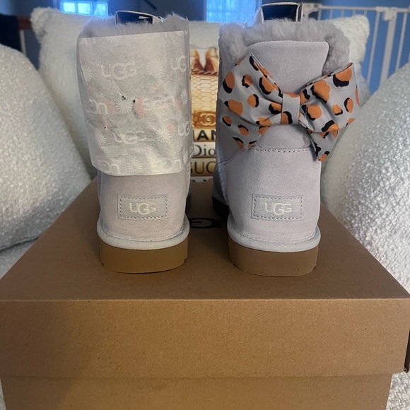 UGG Min Bailey Bow Retro Spots Gray Ankle Boots (New in Box) - Picture 10 of 12